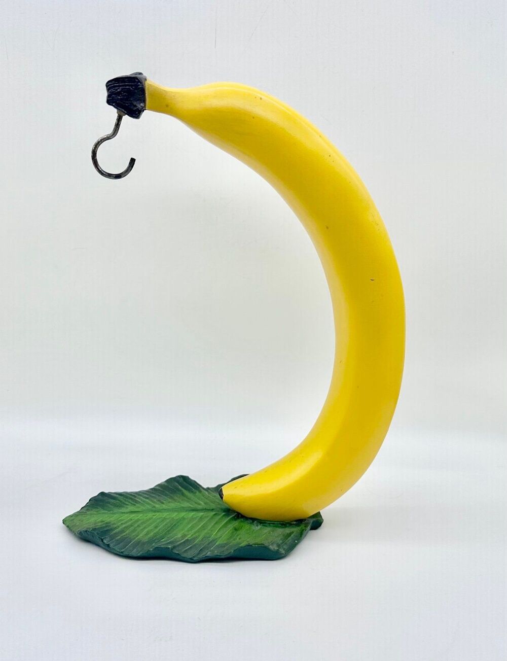 Retro Whimsical Banana Shaped Fruit Banana Fruit Holder Stand with Leaf Base